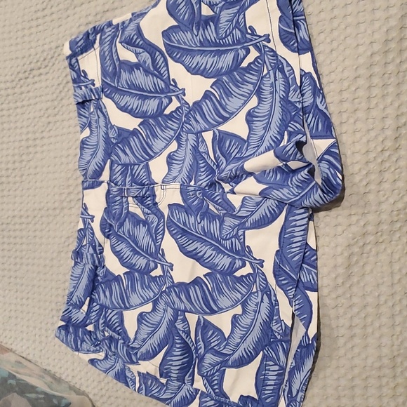 Vineyard Vines Banana Leaf 5” Every Day short size 10 color Marlin (#11) - Picture 1 of 4